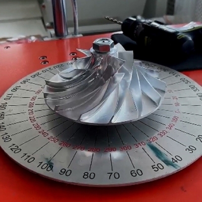 High Efficiency Dynamic Balancing Machine For Wind Blade Water Pump Impellers LCD Screen Drill Press Weight Reduction Type